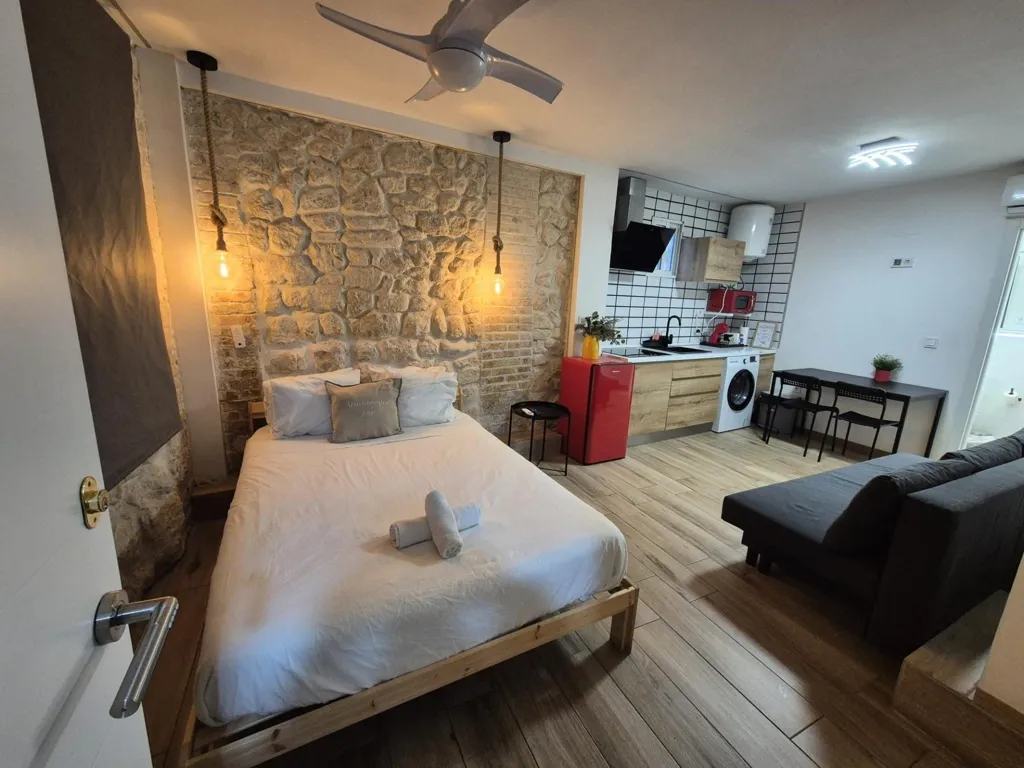 Chambres - Converted Flat with 3 Studios in San Blas