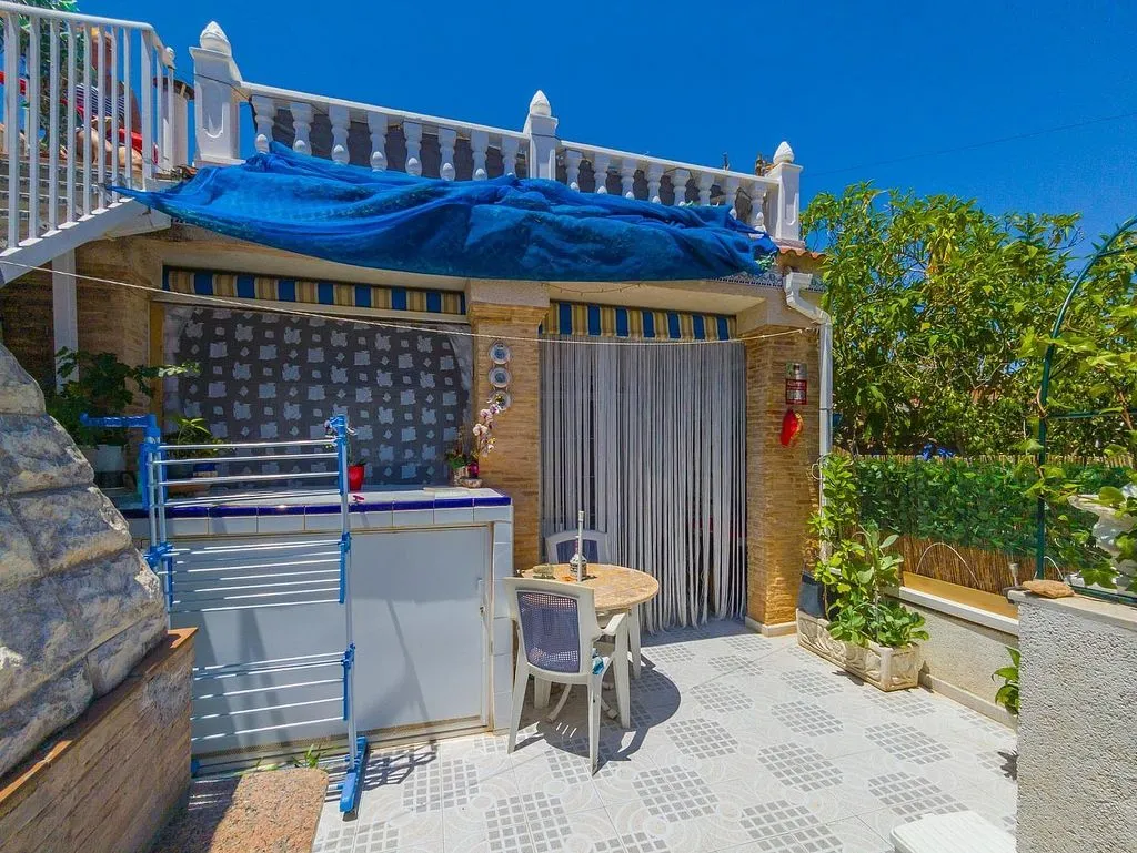 Terrace - Bungalow with Garden in Torrevieja