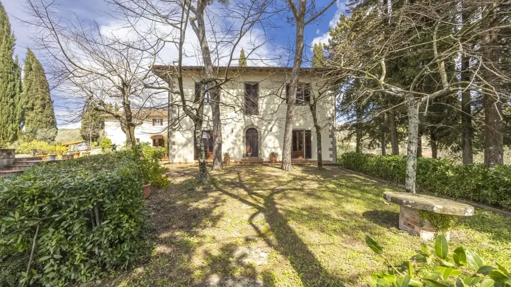 Jardin - Tuscan Cascina with Olive Grove in Pelago