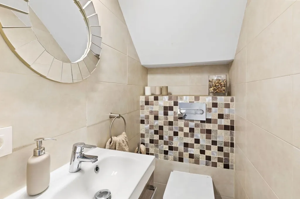 Vannitoad - Townhouse with Terraces in Estepona Centre