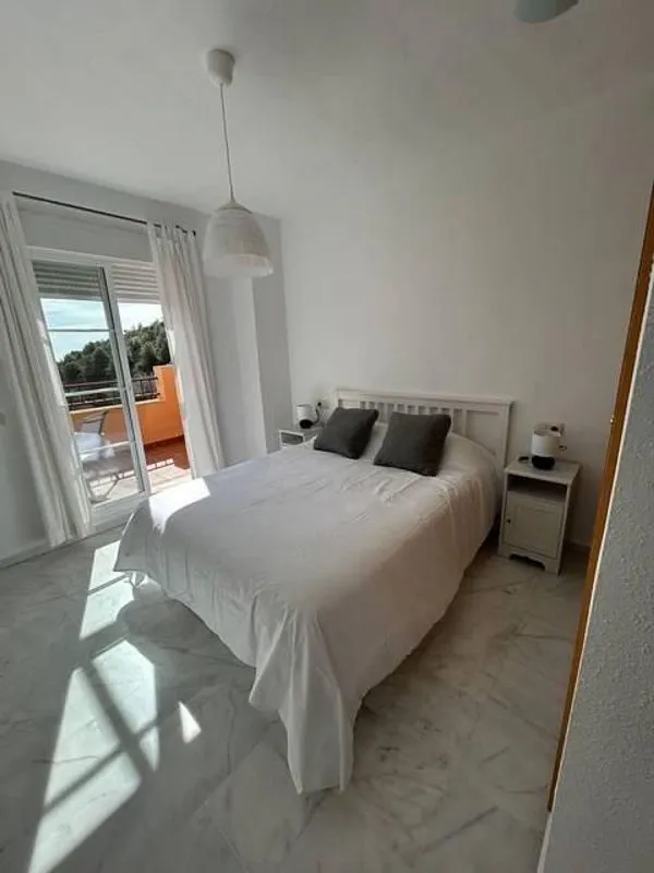 Magamistoad - Bright Apartment with Pool in Los Pacos