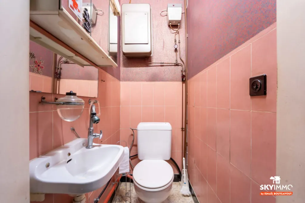 Vannitoad - Spacious House with Garden and Garage in Seraing