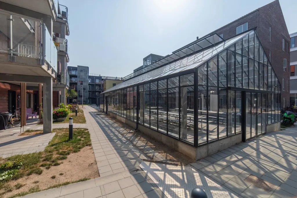 Garden - Apartment with Balcony in Musicon, Roskilde