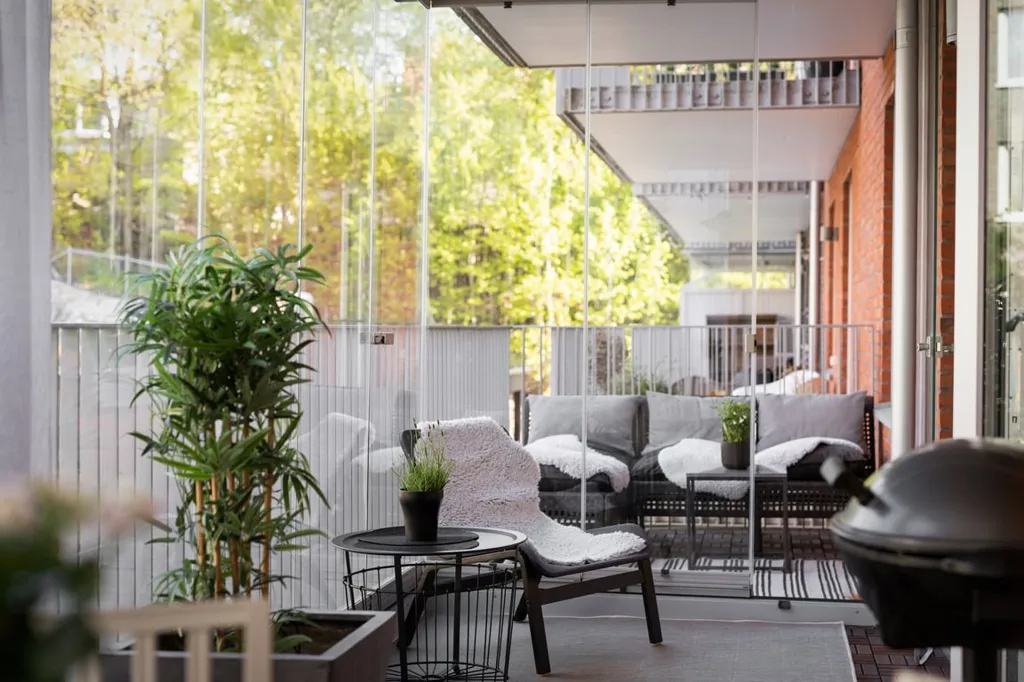 Terrass - Three-Room Apartment with Two Balconies in Hovås