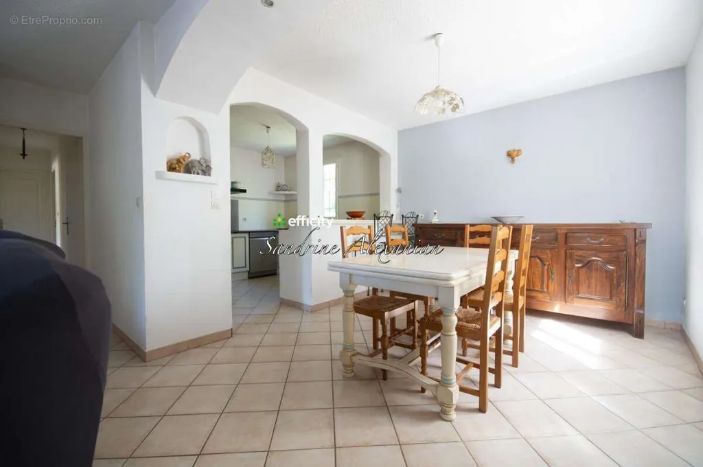 Sala da pranzo - Family House with Pool in Le Thoronet