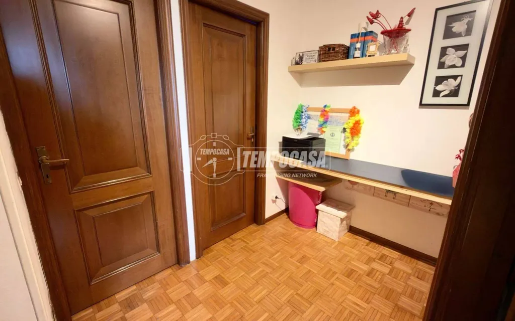 Bureau - Apartment with Terrace near Chieri Centre