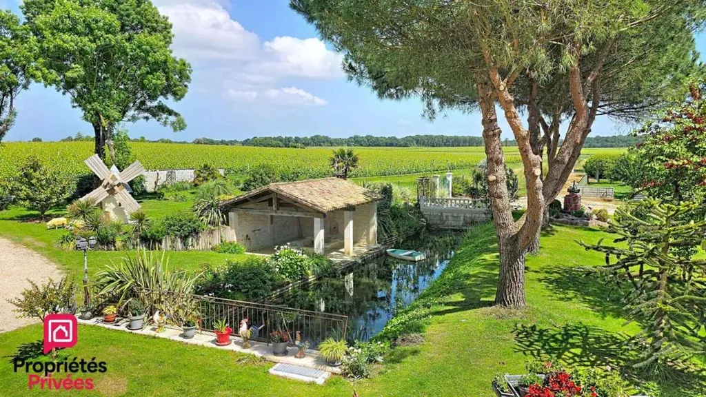 Õhuvaade - 18th Century Mill with Garden near Royan