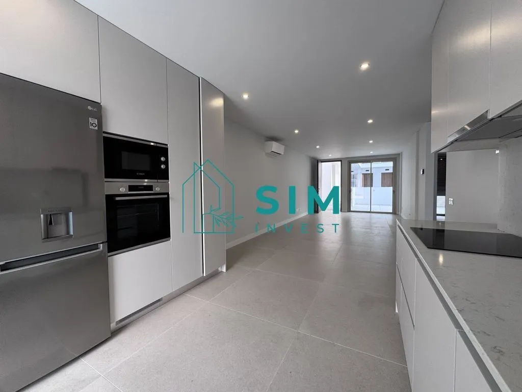 Cuisine - Modern 2-Bed Apartment with Patio in Tavira