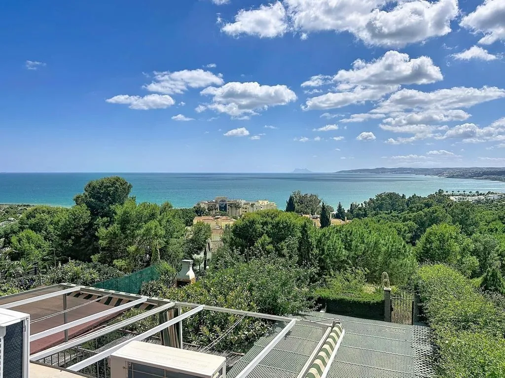 Rõdu - Detached House with Sea View in Estepona