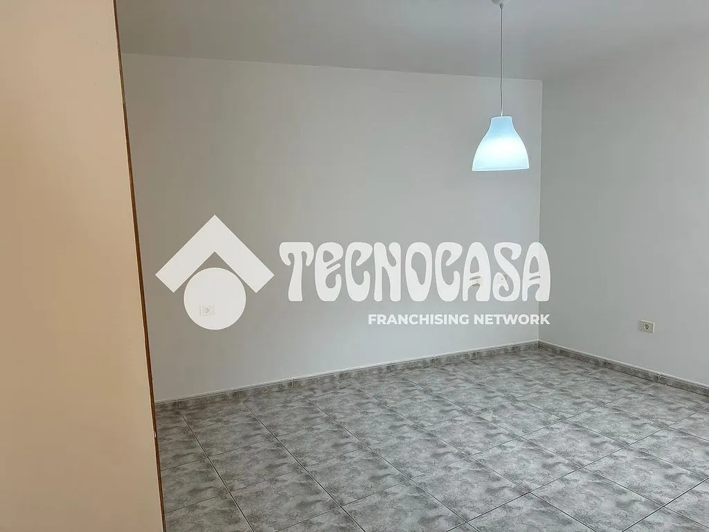 Toad - 2-Bedroom Apartment with Patio in Taco