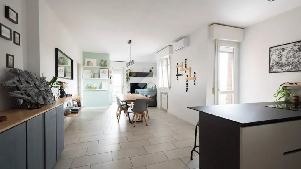 Apartment with Triple Exposure in Carpi
