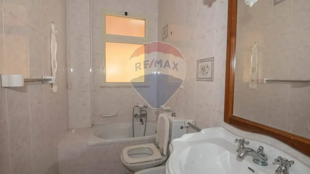 Vannitoad - Ground Floor Apartment with Private Courtyard in Augusta