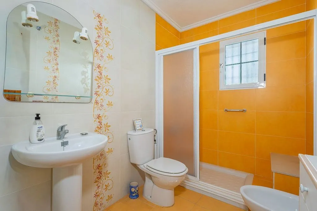 Salles de bain - Semi-Detached House with Pool in Torrevieja