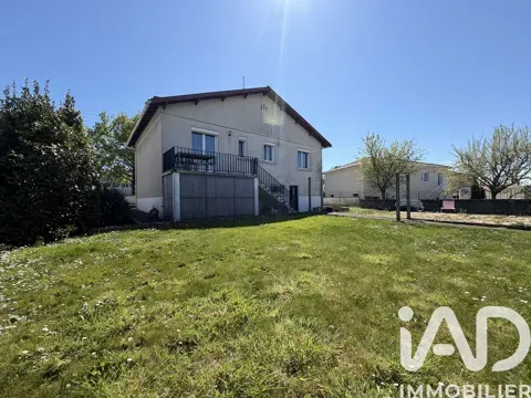 5-toaline maja asukohas Parthenay