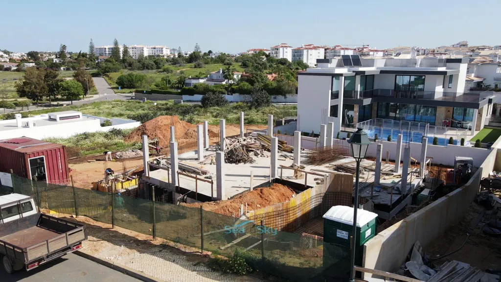 Välivaade - Contemporary Villa with Pool near Porto do Mos
