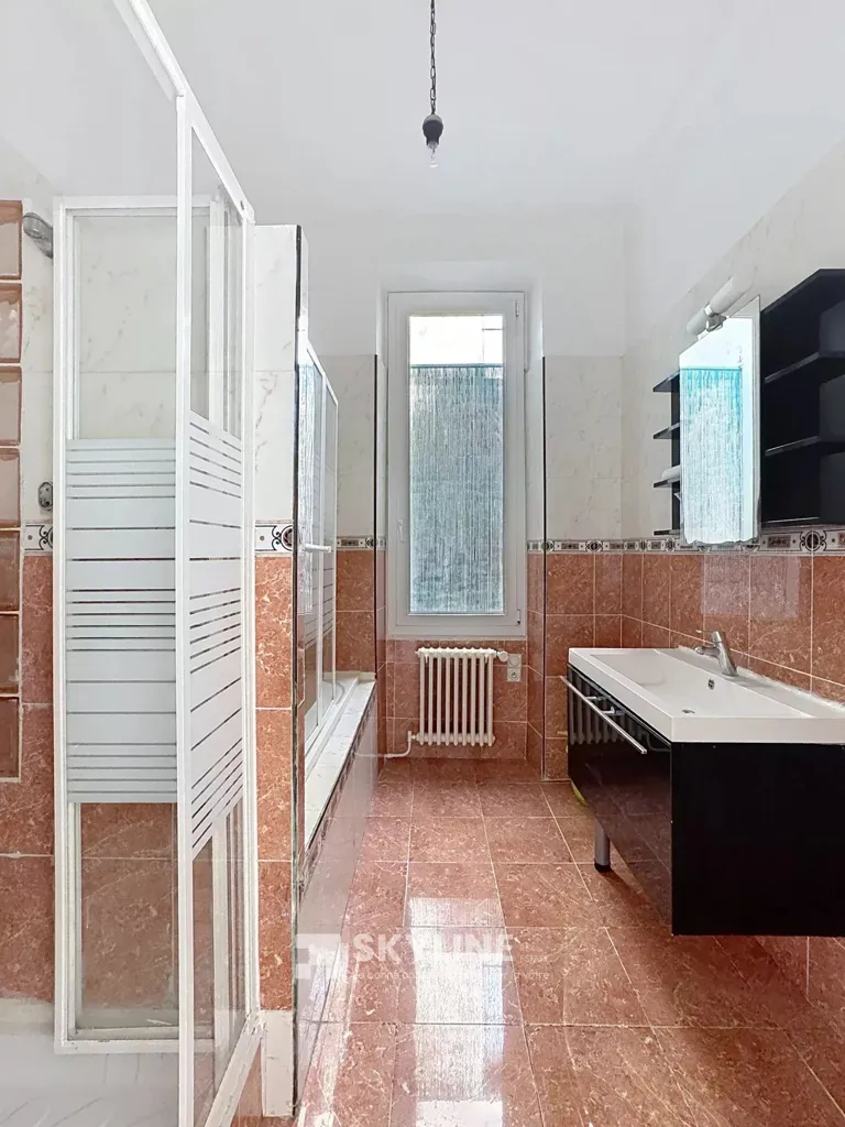 Vannitoad - Haussmannian Flat with Panoramic View in Marseille-6th