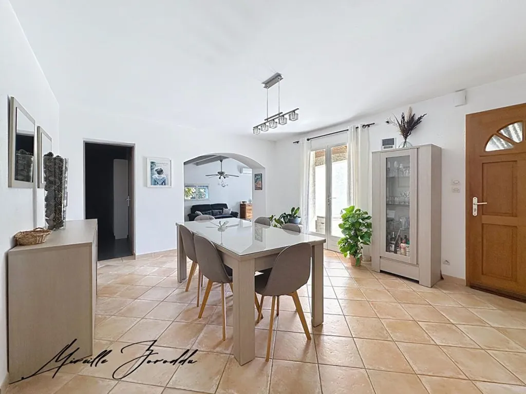 Söögituba - Villa with Pool in Jonquières-Saint-Vincent