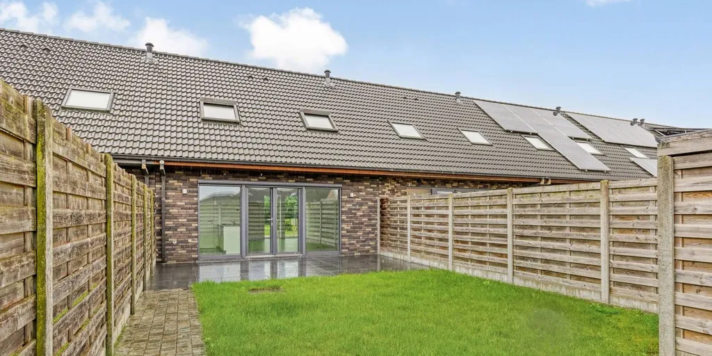 Aed - Bright Family Home with Terrace in Rumbeke