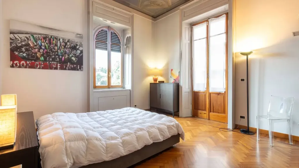 Bedrooms - 1920s Villa with Garden in Vigevano Centre