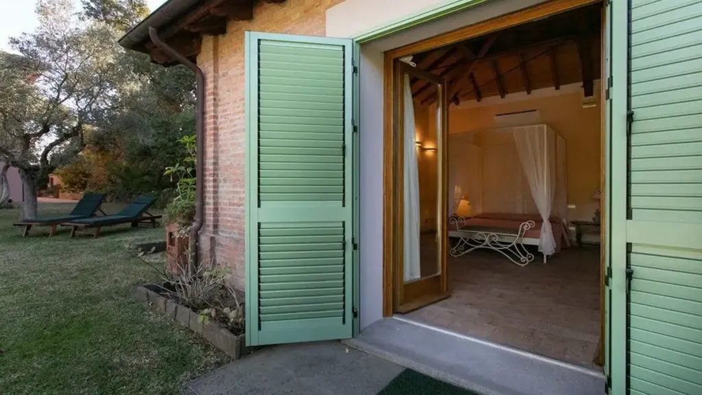 Terrass - Historic Villa with Pool in Porto Azzurro