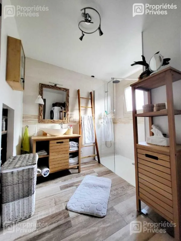 Vannitoad - Stone Property with Courtyard near Sermaises