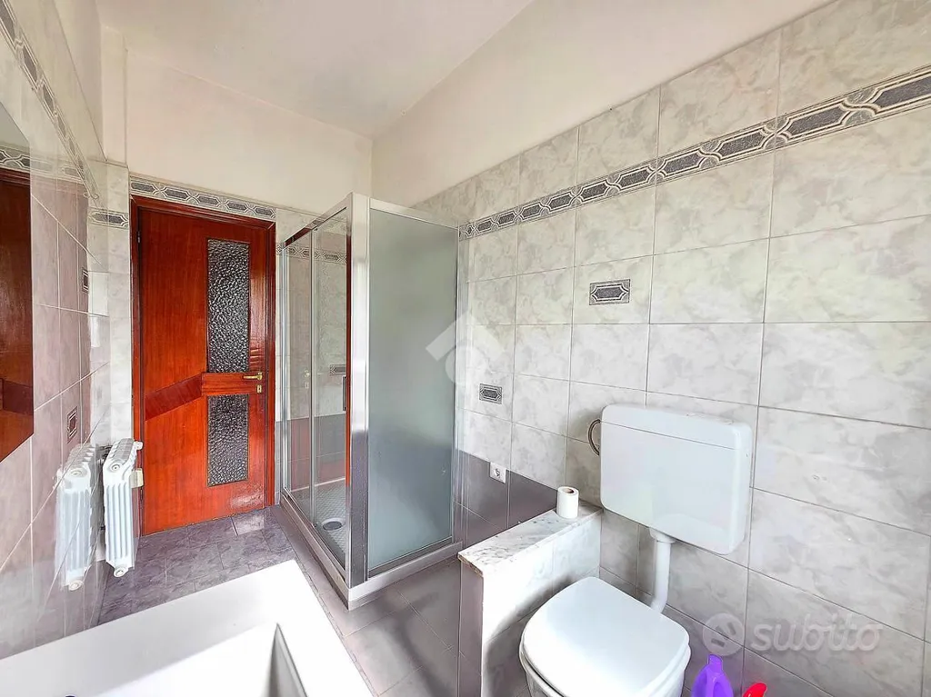 Salles de bain - Apartment with Balcony in Savona
