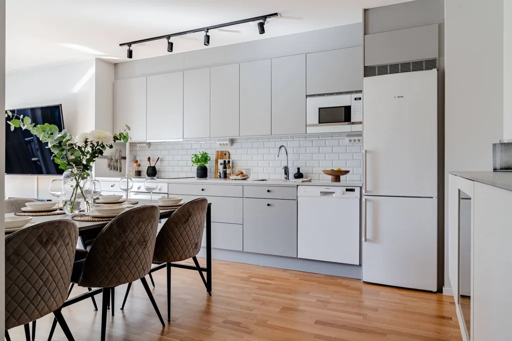 Kitchen - Modern Flat with Balcony in Mariastaden, Helsingborg