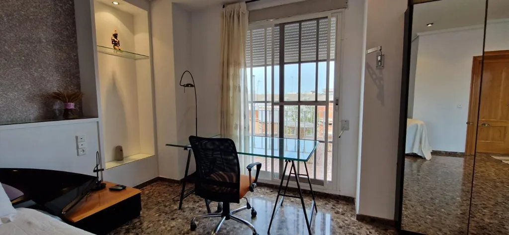 Magamistoad - Spacious House with Terrace in Moncada