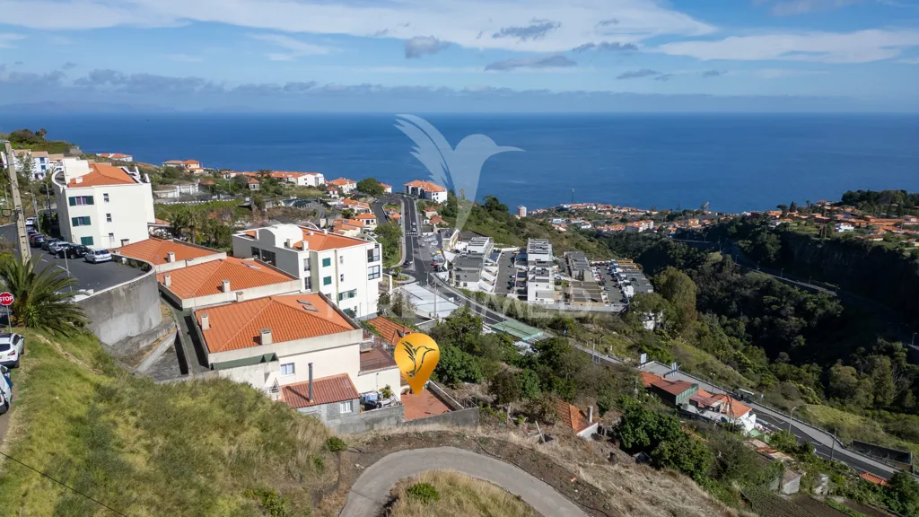 T2 Apartment with Balcony and BBQ in Caniço