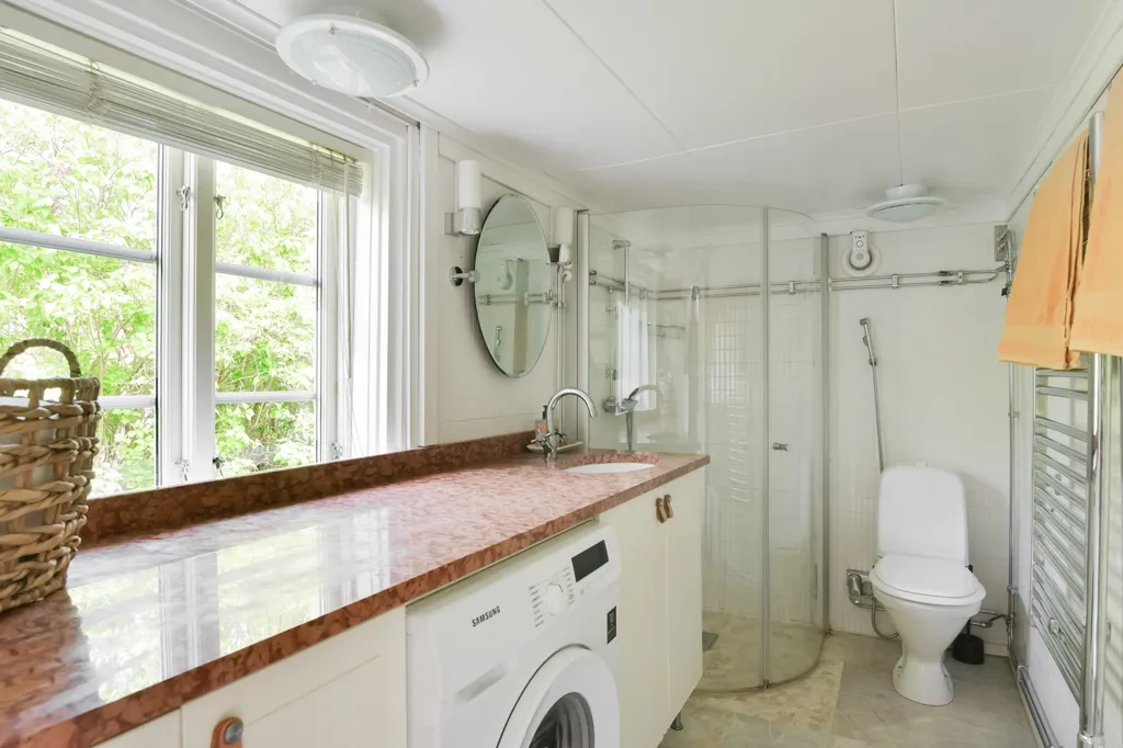 Vannitoad - Charming Gotland House with History in Othem
