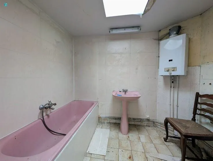 2-bedroom house in Roux