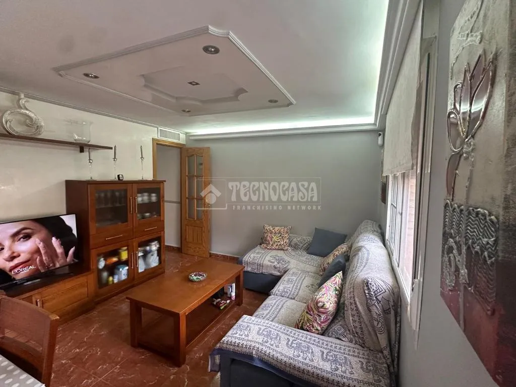 Elutuba - Reformed Flat with Balcony in Miraflores, Málaga