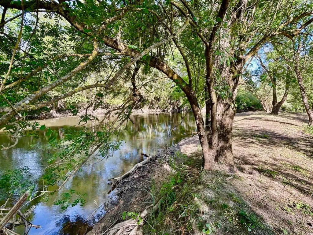 Leisure Land with River Access in Gievres