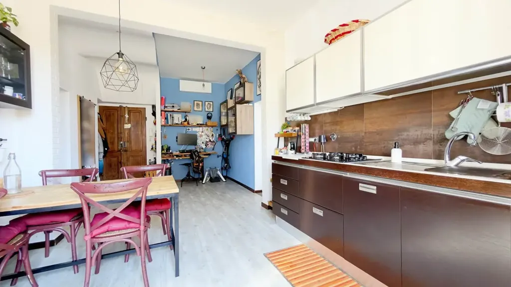 Cuisine - Rustic-Style Flat with Balcony in Florence
