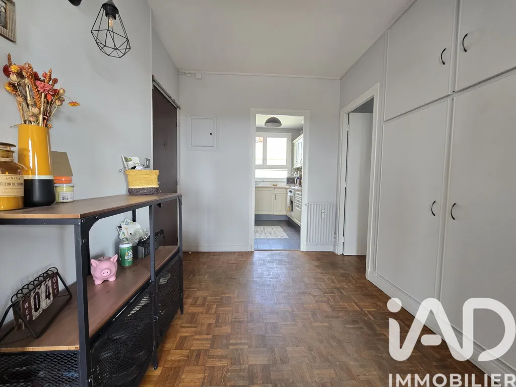 Entrée - Appartement avec balcon-terrasse à Orléans