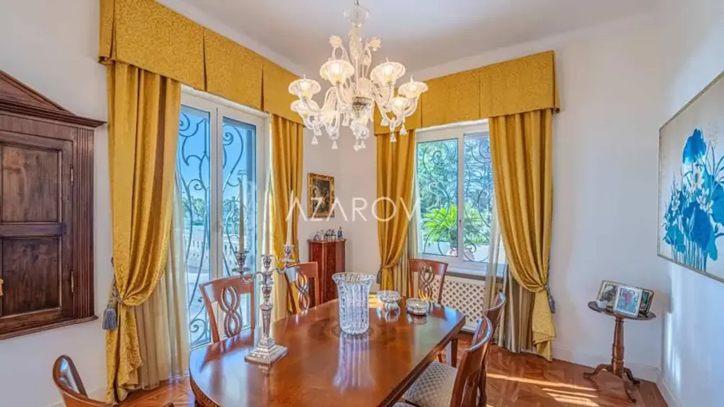 Salle à manger - Villa with Sea View in Sanremo