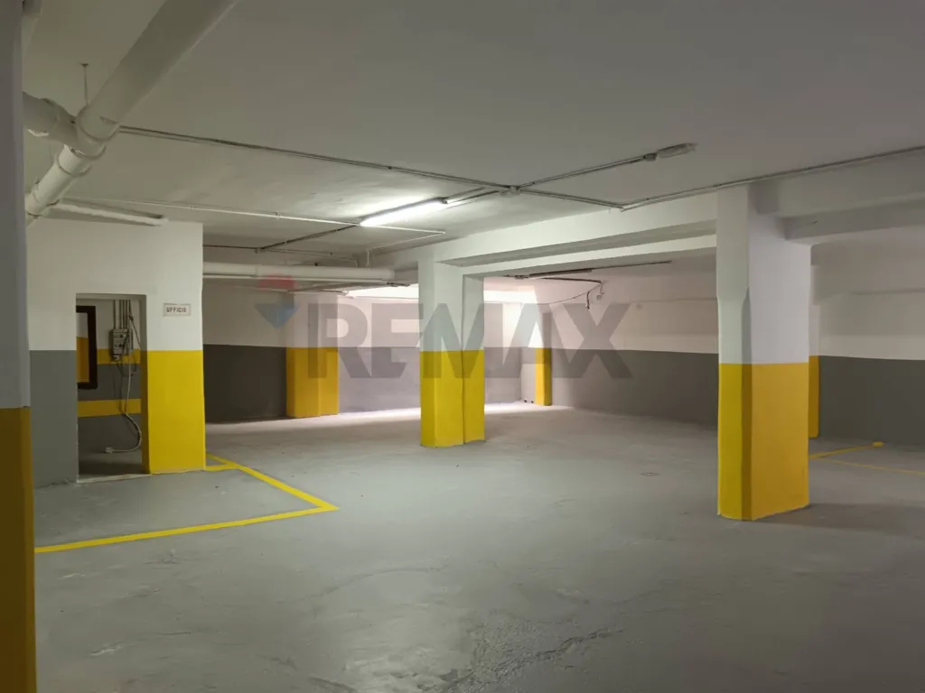 Garaaž - Garage Parking Space in Bari - San Pasquale