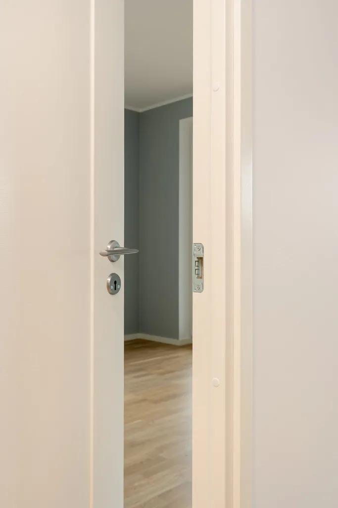 hallway_entrance