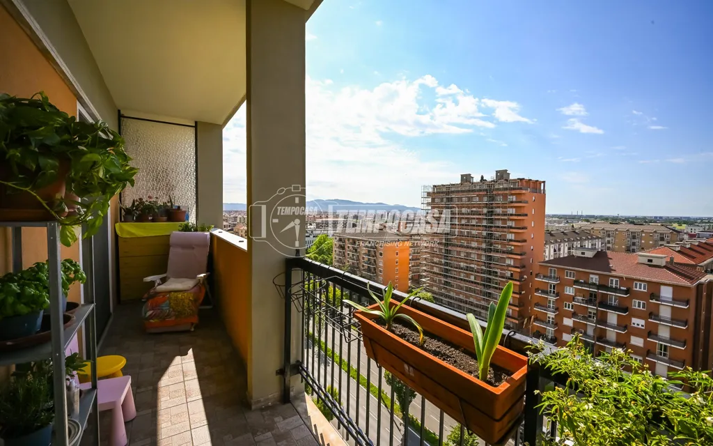 Rõdu - Panoramic Apartment with Balconies in Collegno