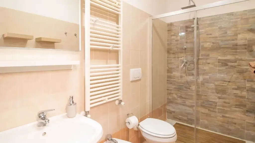 Vannitoad - Ground Floor Villa Apartment with Garden in Ardea