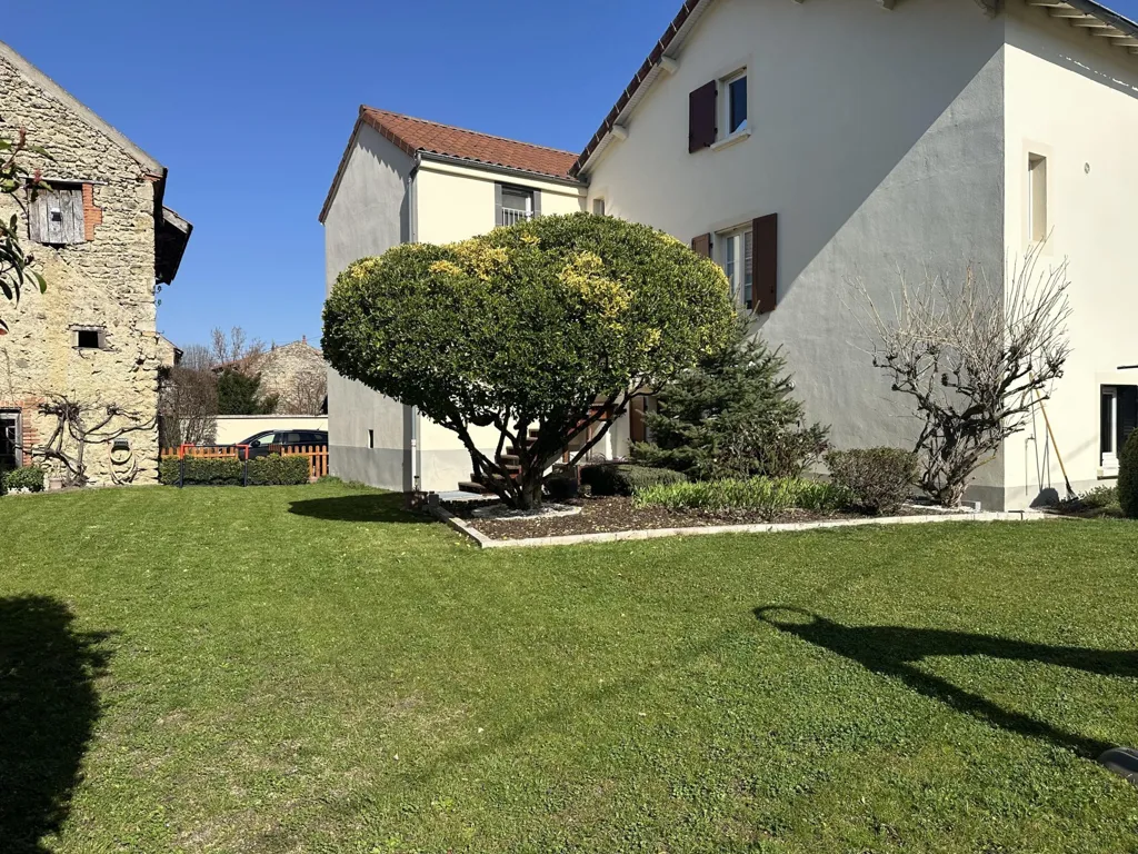 Jardin - Maison Authentique avec Grand Terrain à Beauregard-Vendon