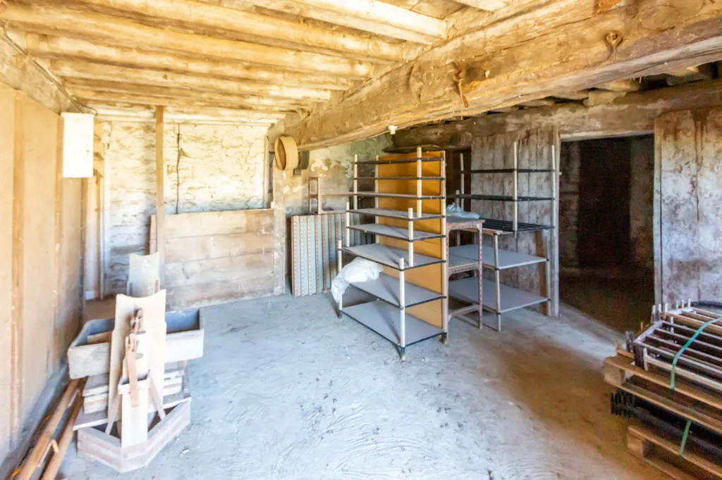 Buanderie - Maison de Caractère avec Hangar à Saint-M'Hervé