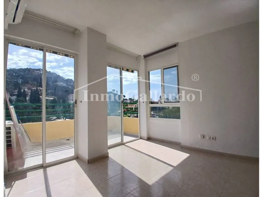 Stanze - Spacious Apartment with Terrace in Málaga Centre