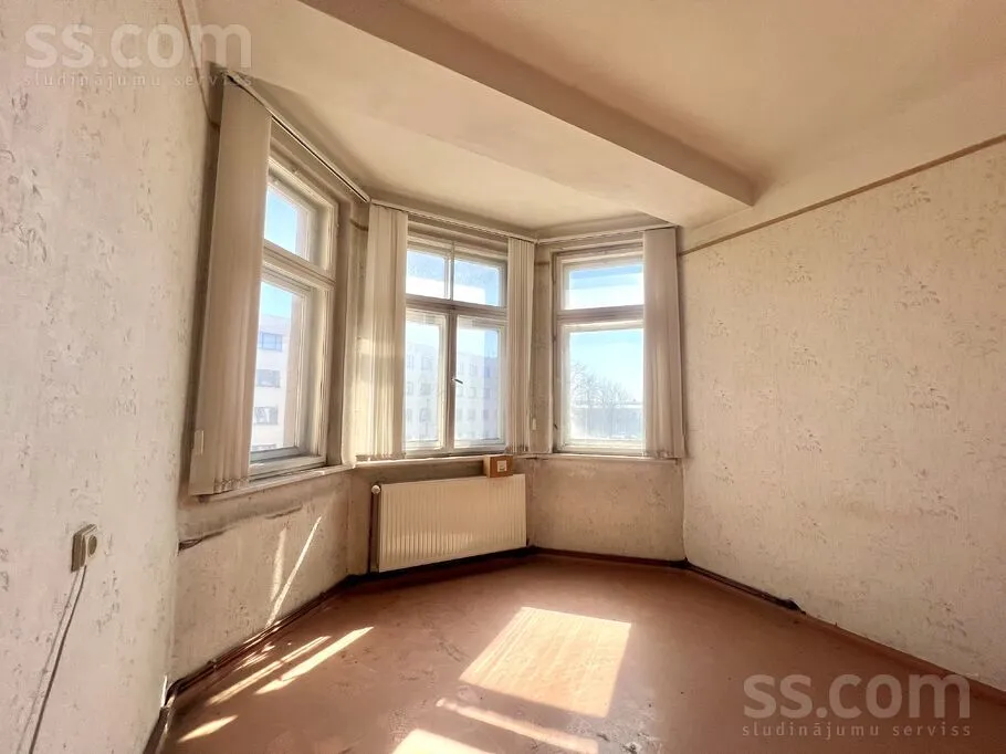 Pièces - Spacious Two-Bedroom Flat in Liepāja Centre