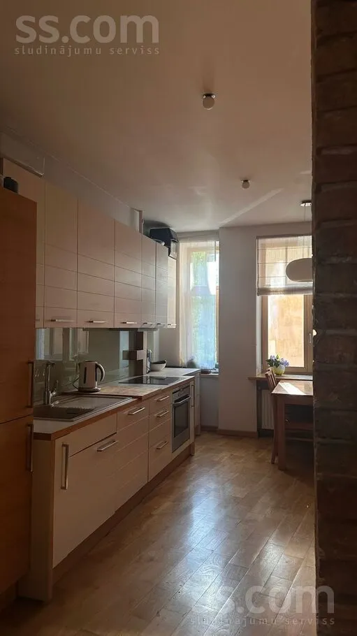 Köök - Renovated Apartment with Courtyard View in Riga Centre
