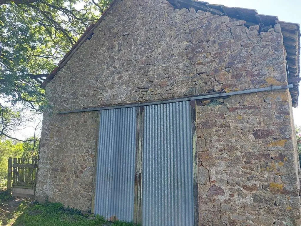 Extérieur - Deux Bâtisses en Pierre à Rénover près d'Argentré du Plessis