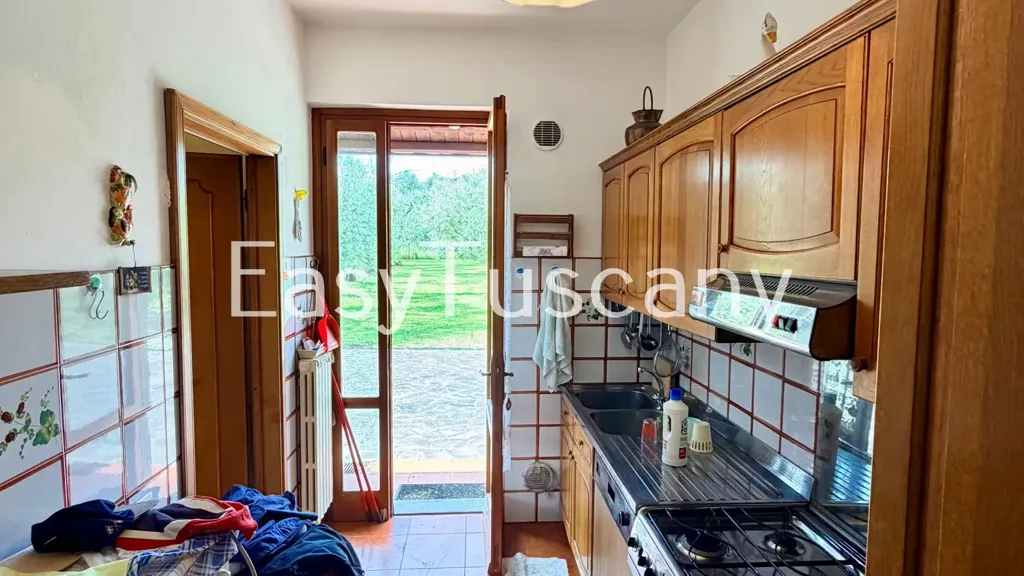 Cuisine - Villa with Olive Grove in Montecarlo