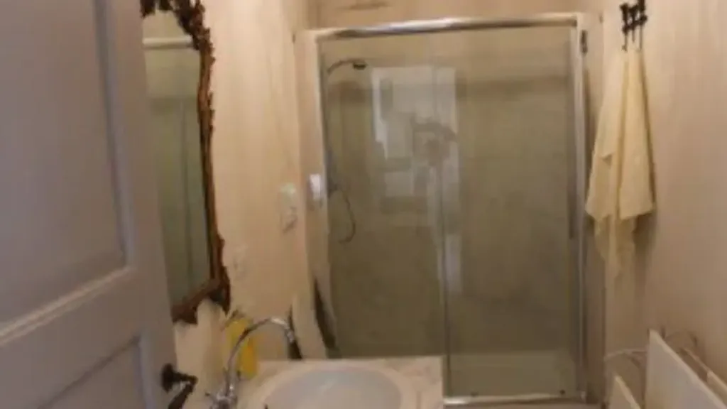 Bathrooms - Newly Built Villa with Pool near Camaiore