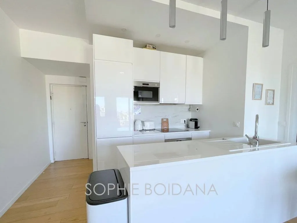 Köök - Luxury Apartment with Balcony in Paris 8th