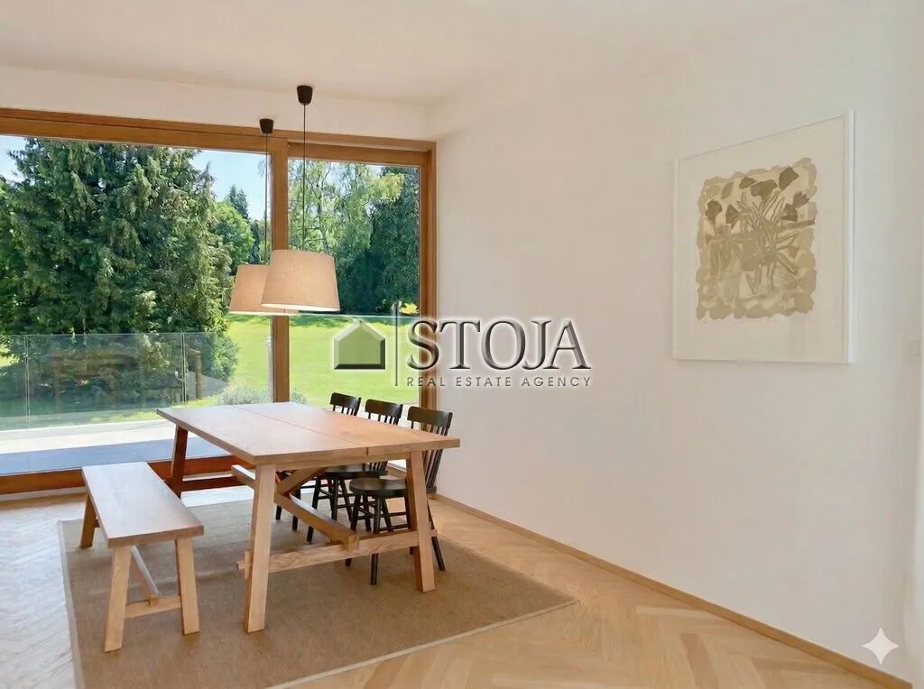 Salle à manger - Spacious Apartment with Three Bedrooms in Rožna Dolina